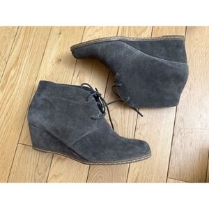 Franco‎ Sarto Women's Ankle bootie gray Suede Heels size 7